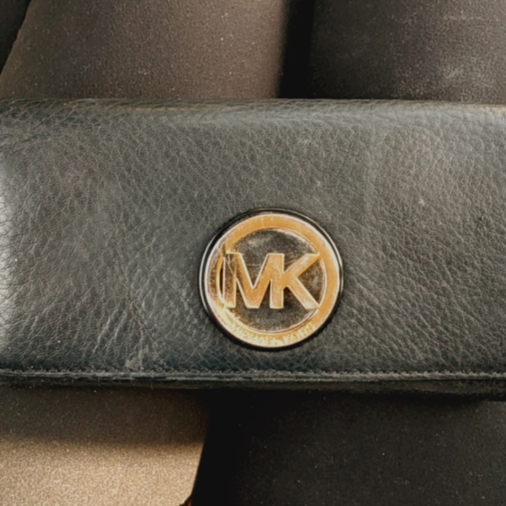 Michael kors wallet